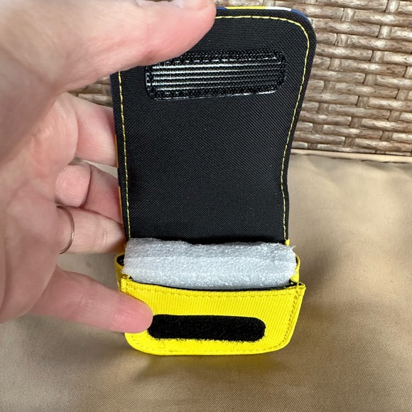 Air Pod Case - Picture 2 of 3